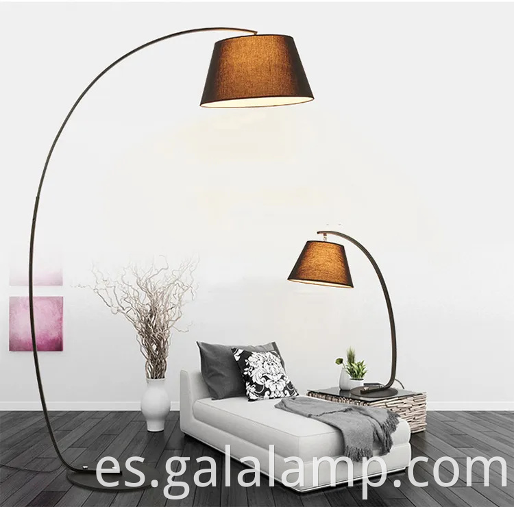 Elegante lámpara de pantalla de tela de tela de panal negro para espacios modernos